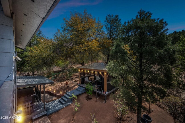 Building Photo - 1207 N Arrowhead Dr