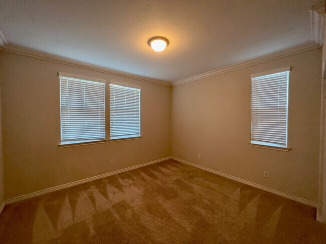 Building Photo - 16633 Sonora St