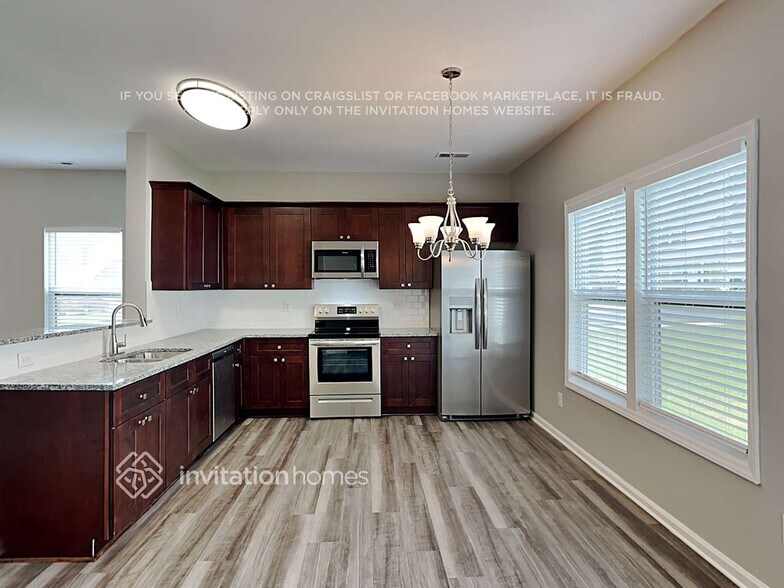 Building Photo - 516 Landis Oak Way