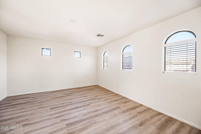 Building Photo - 8310 S 47th Ln