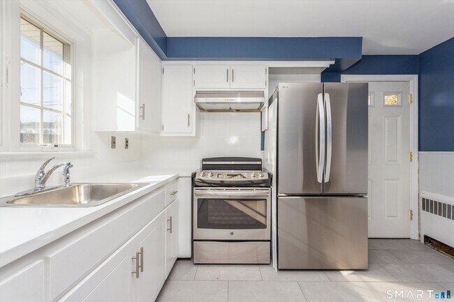 Building Photo - 8 Reynolds Pl