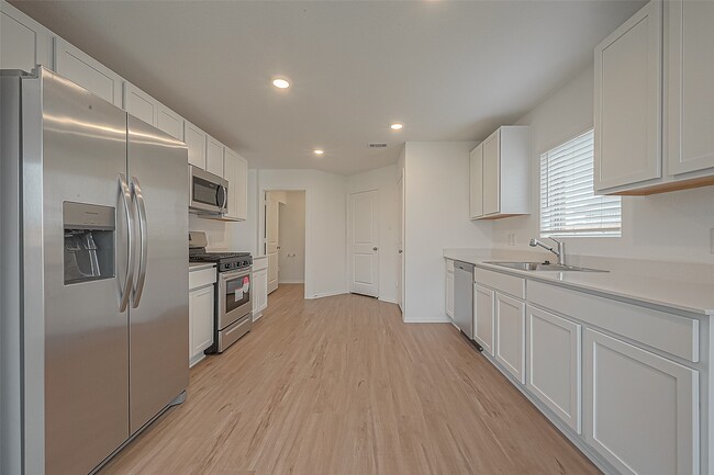 Building Photo - 26814 Cenzontle Dr