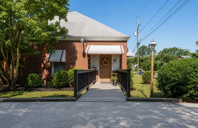 Building Photo - 738 Liberty St