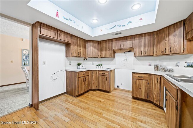 Building Photo - 2716 Longwood Blvd