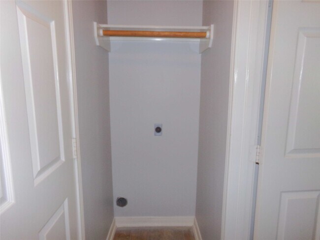 Building Photo - 16810 Deck Ct