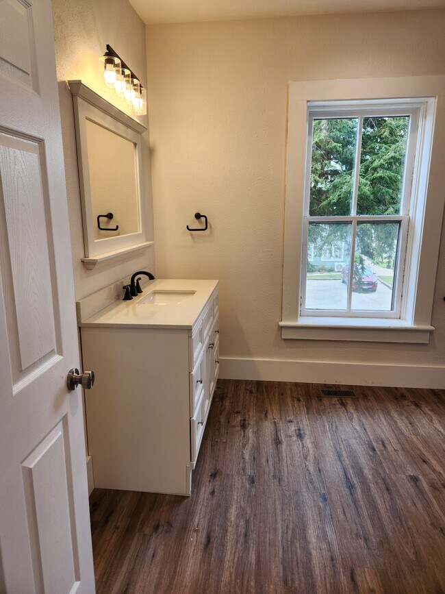 Bathroom - 615 Summer St