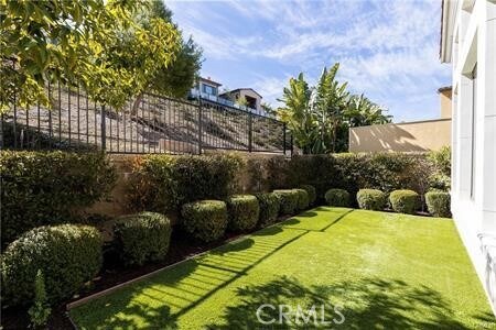 Building Photo - 112 Gardenview