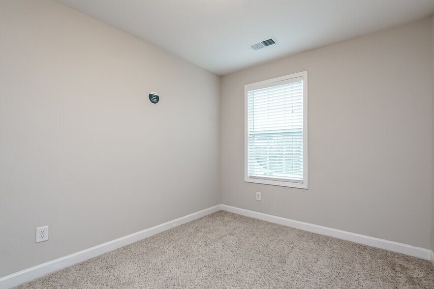 Building Photo - 252 Lanier Pl