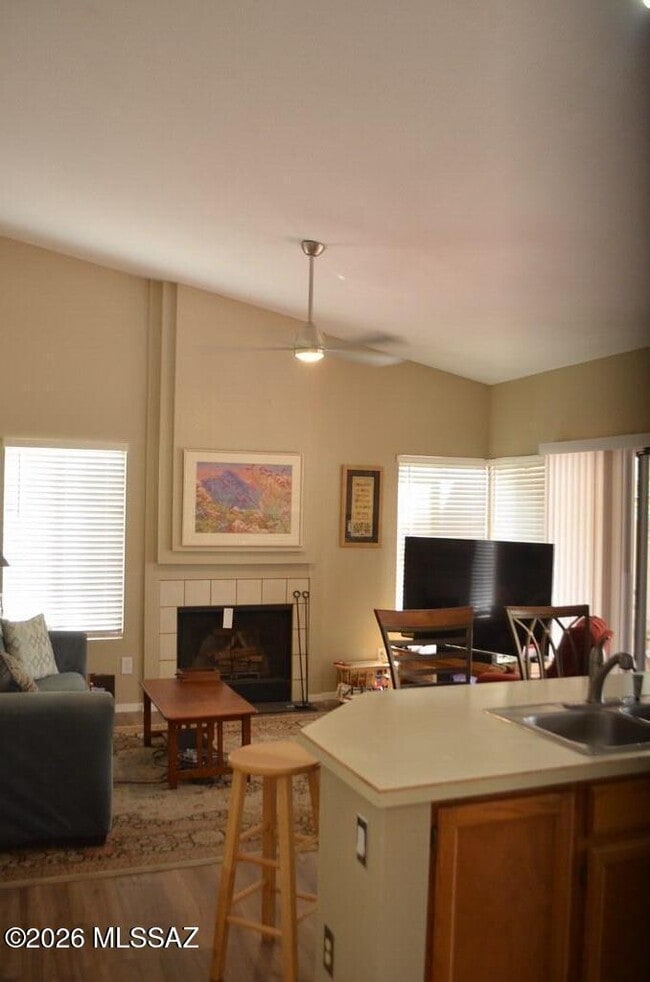 Building Photo - 5461 N Waterfield Dr