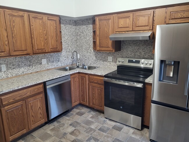 Building Photo - 11719 21 Mile Rd