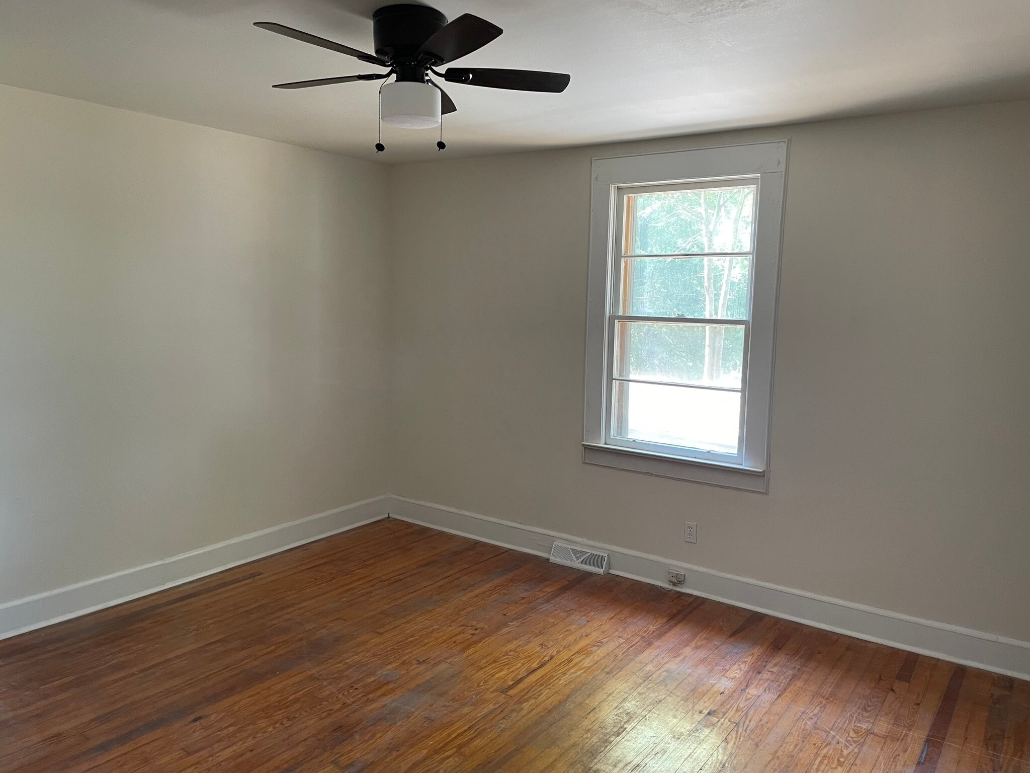 Building Photo - 298 Werts St