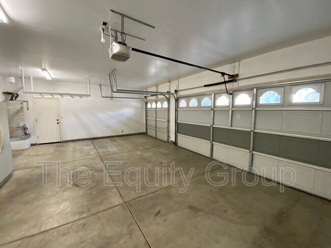 Building Photo - 2933 W Harold Ct