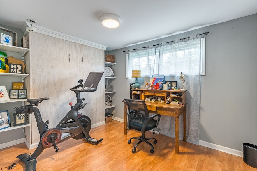 Building Photo - 226302 Swan Ave