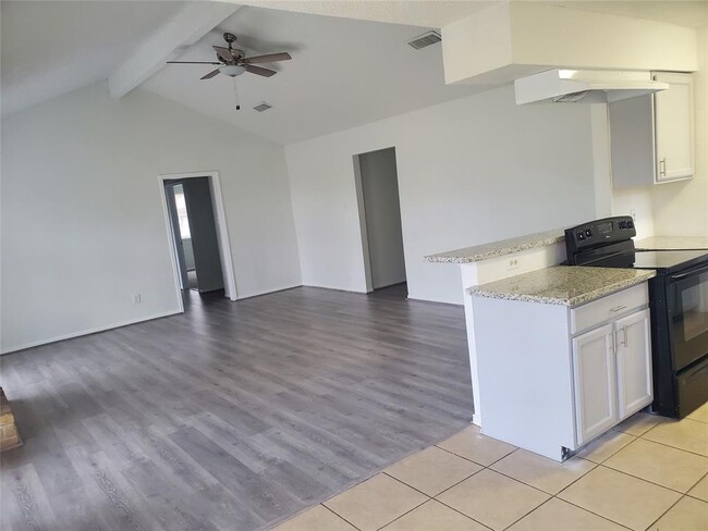 Building Photo - 8534 Parkhill Forest Dr