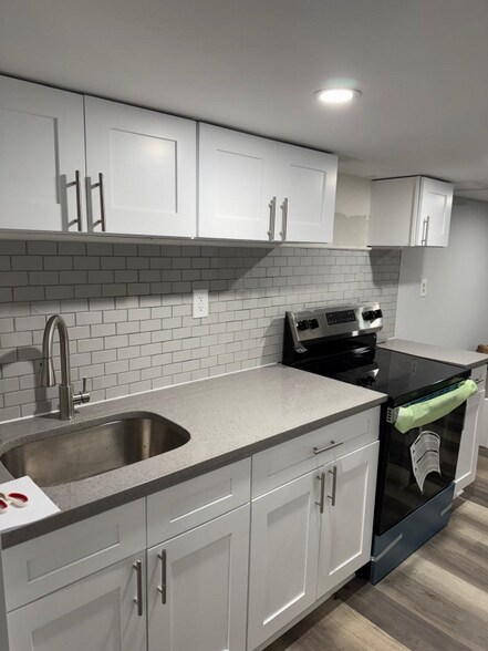 Building Photo - 3018 Clarendon Rd