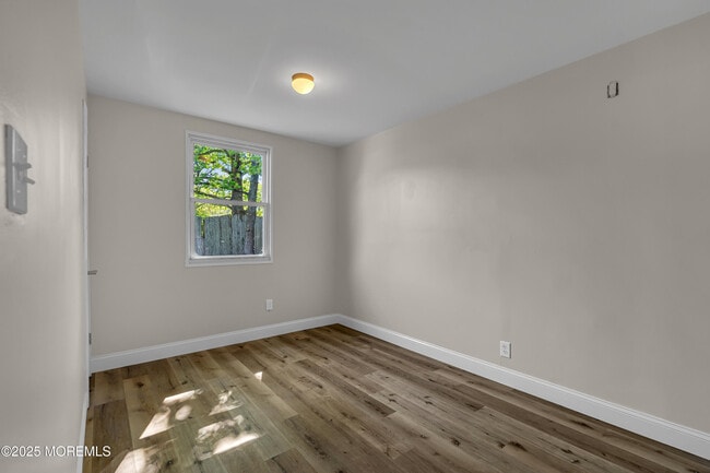 Building Photo - 218 Falcon Dr