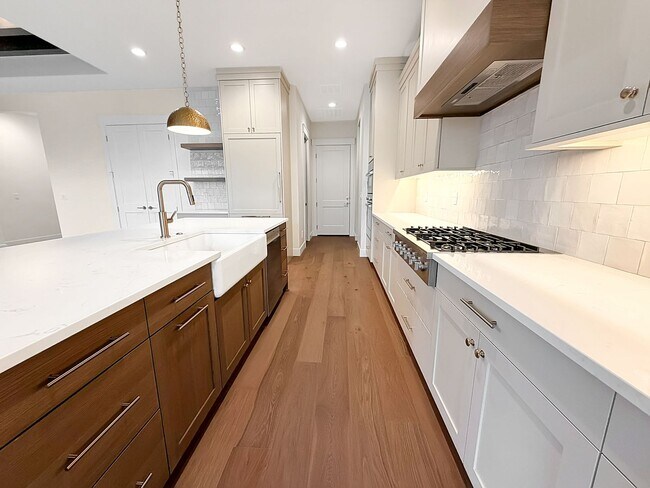 Building Photo - New Construction 4-Bedroom Home in Eagle’s Centerra Community Near Downtown, Trails & Shopping wi...