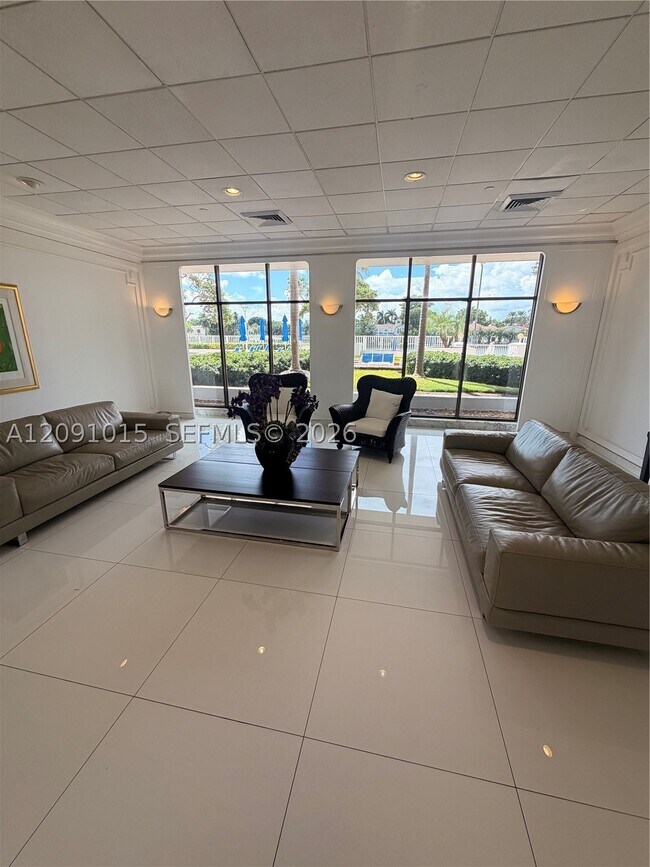 Building Photo - 5700 Collins Ave