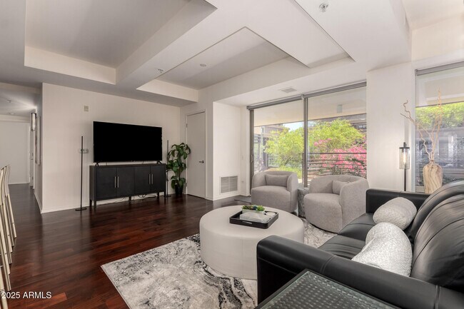 Building Photo - 7141 E Rancho Vista Dr