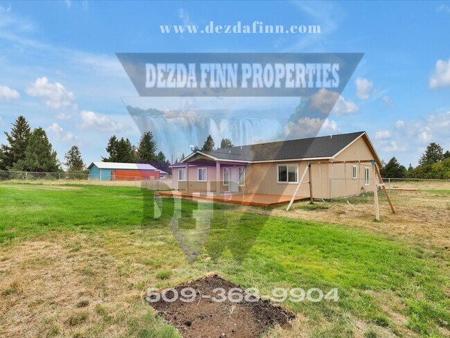 Building Photo - Country Living, Minutes to FAFB! 4 Bed, 2 ...