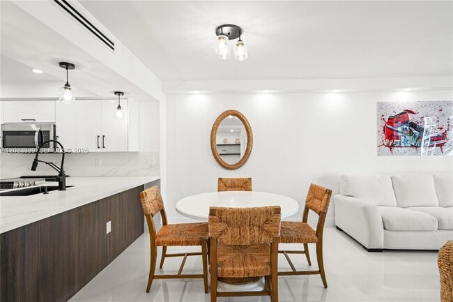 Building Photo - 5701 Collins Ave