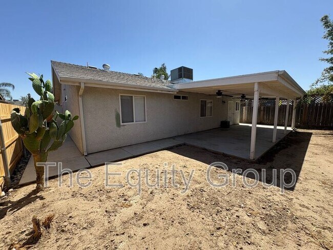 Building Photo - 744 W Buena Vista Ave