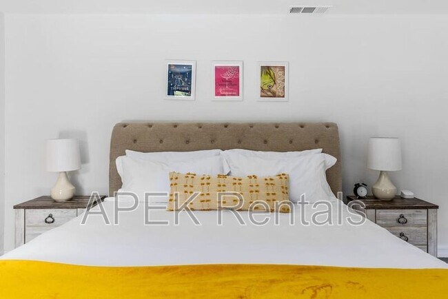 Building Photo - 2184 E Powell Rd