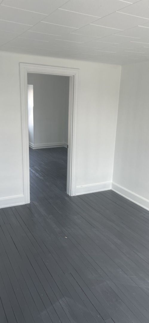 Building Photo - 1124 W Market St