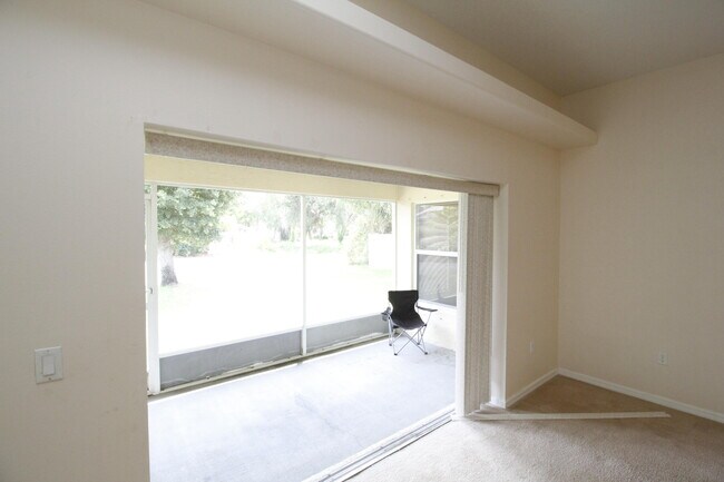 Building Photo - 885 Tavernier Cir NE