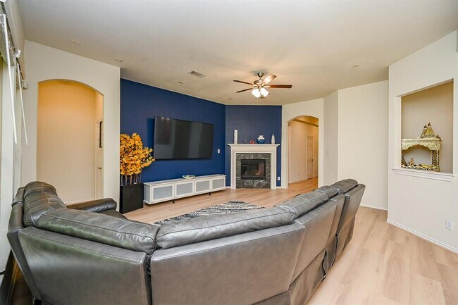 Building Photo - 27915 Crosswater Ln