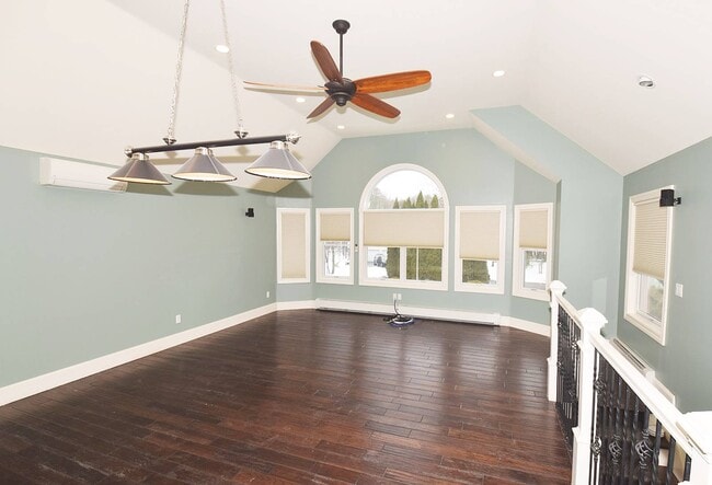 Building Photo - 396 Eastport Manor Rd