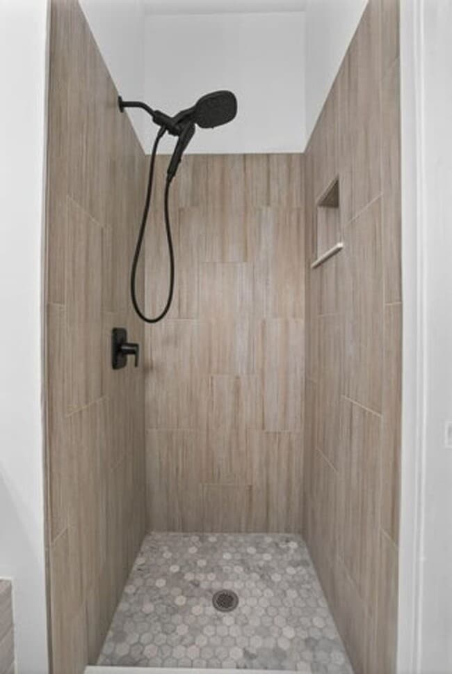 Building Photo - 5230 Woodruff Ln