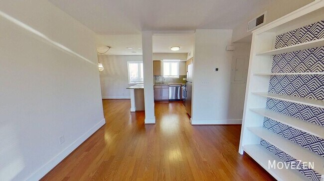 Building Photo - 2425 Vail Ave