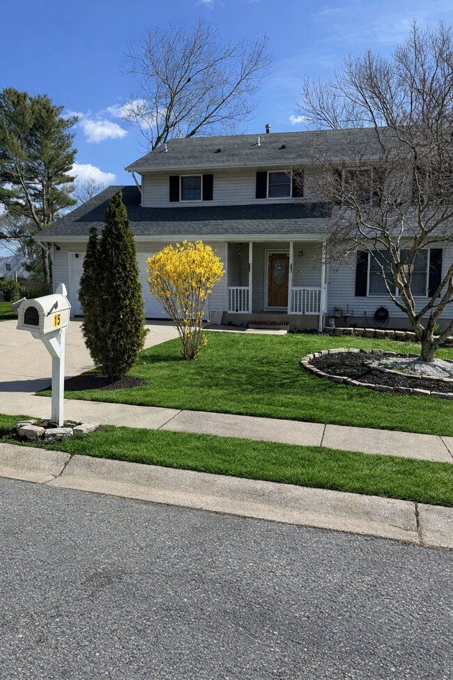 Building Photo - 15 Cedarbrook Ln