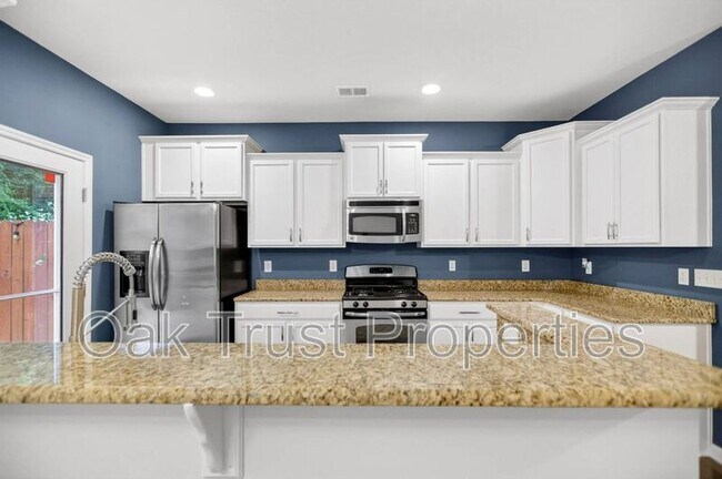 Building Photo - 854 Bibury Ct