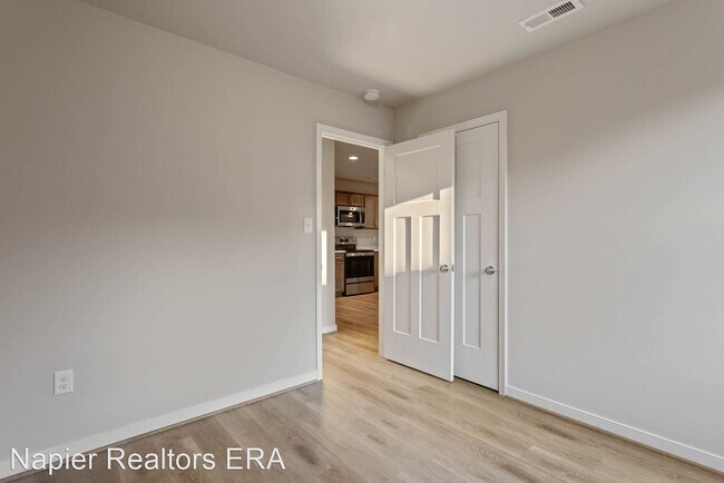 Building Photo - 3 br, 2 bath House - 24802A and 24802B Cox...