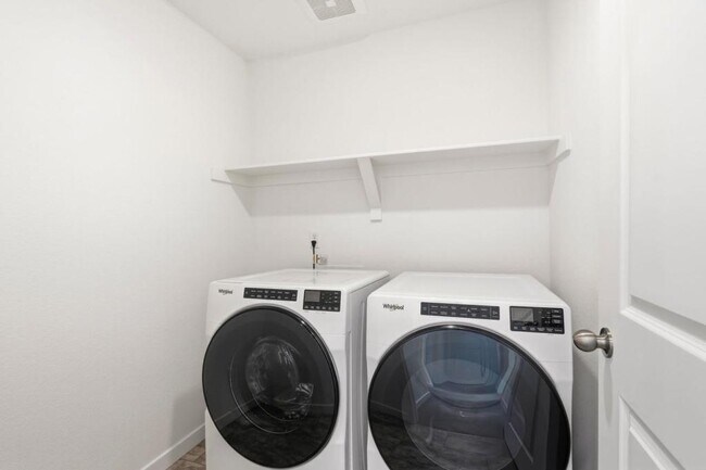 Building Photo - 4322 Fellows Dr