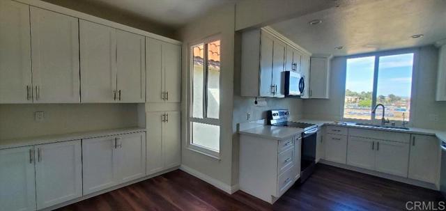 Building Photo - 5845 Friars Rd