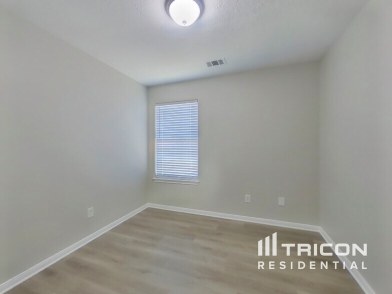 Building Photo - 16295 Hidden Deer Ln