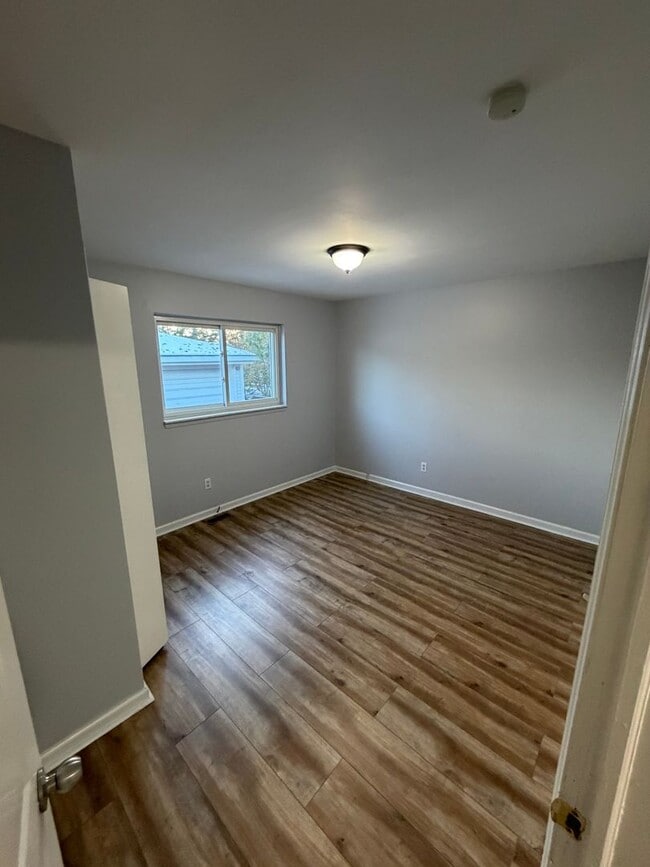 Building Photo - Charming Home in St. Clair Shores - PHOTOS COMING SOON