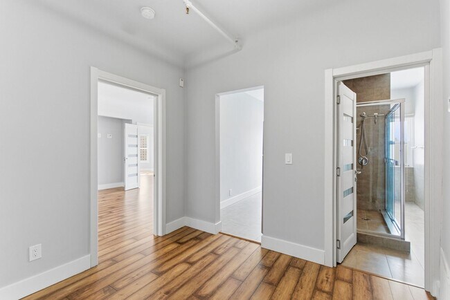 Building Photo - 903 Pine St