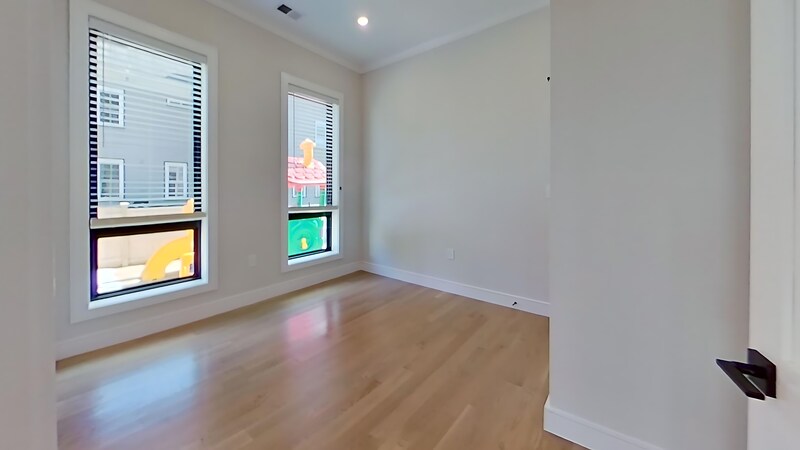 Building Photo - 18 Highgate St