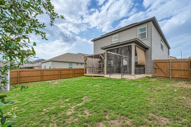 Building Photo - Convenient to Lackland!