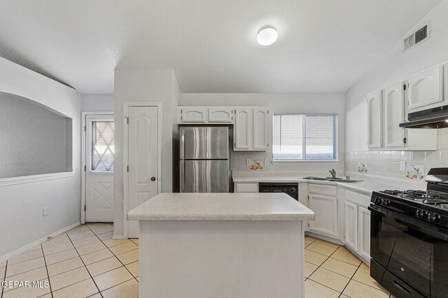 Building Photo - 12496 Sombra Fuerte Dr