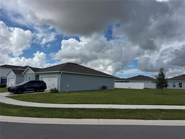 Building Photo - 1353 Tank Trl