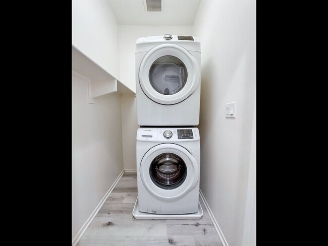 Building Photo - 3180 E Yountville Dr