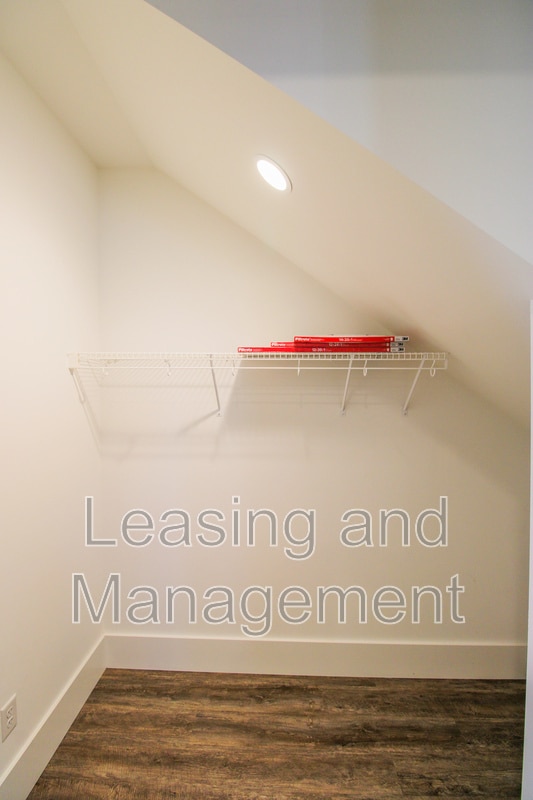 Building Photo - 286 Great Lawn Dr