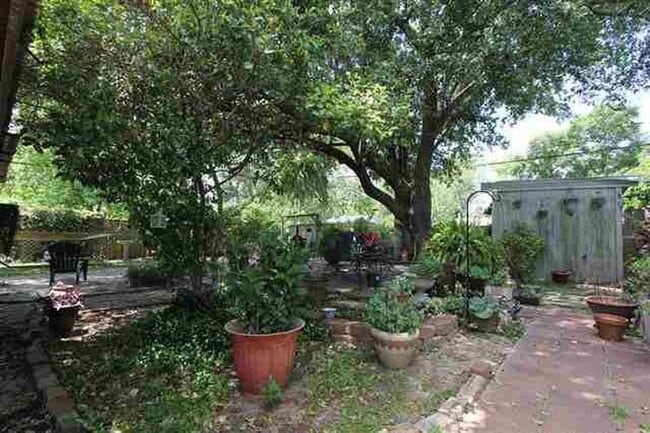 Building Photo - 121 Seaman Dr