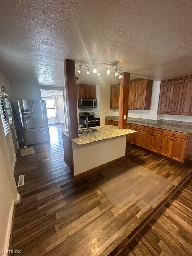 4 br, 2 bath House 1032 E 360 S 1032 E 360 S St Provo UT 84606