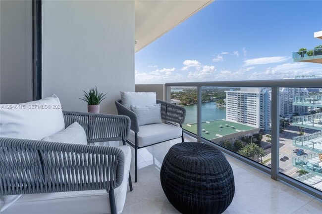 Building Photo - 5757 Collins Ave